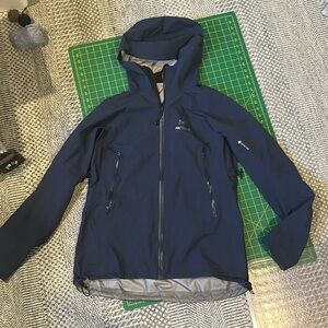 Arcteryx Zeta AR Jacket - Women's Large - Nocturne Blue